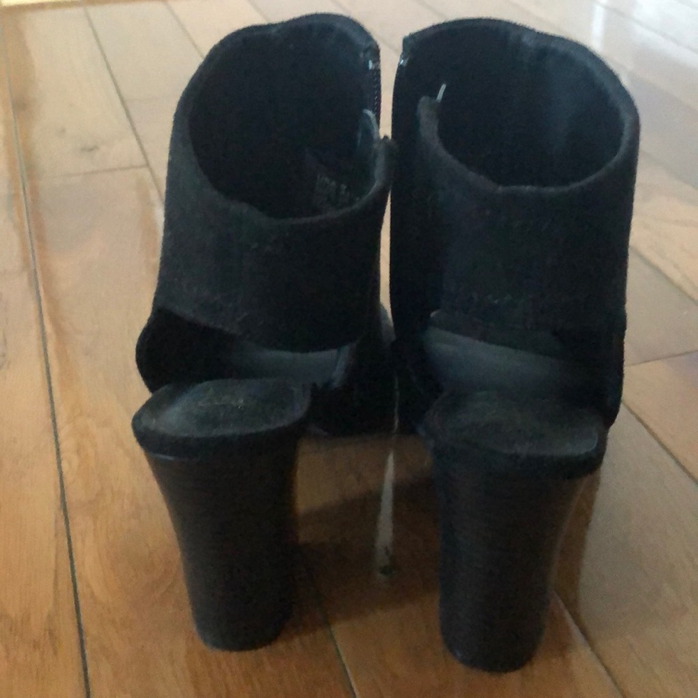 Shoes - Picture 3 of 5